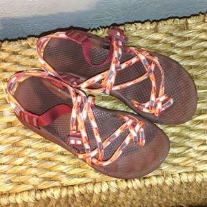 Woman's Abstract Print Chaco Sandals 8